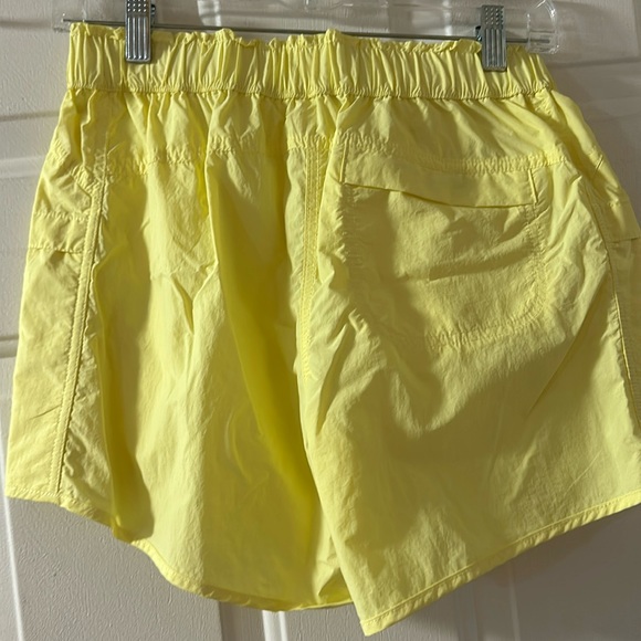 FP Movement by FREE PEOPLE In The Wild Shorts: YELLOW: NEW WITH TAGS: SIZE XS - Picture 4 of 4